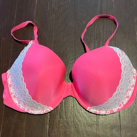 Victoria's Secret Other - Women's Victoria’s Secret Perfect Coverage Lace Bra Lingerie 36D